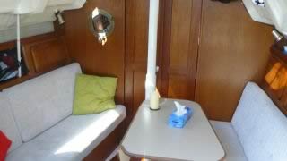 Hunter 30 Main Cabin 062